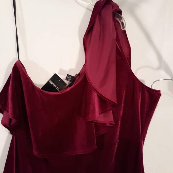 Forever21 One Shoulder Velvet Dress - Picture 5 of 8